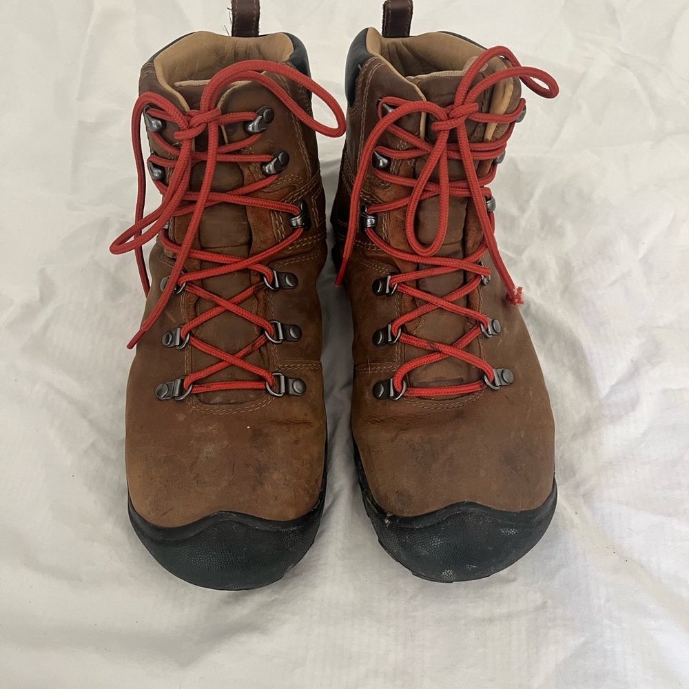 Keen boots